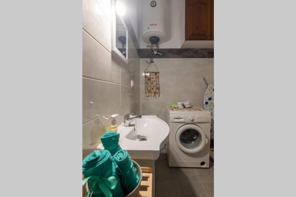 Bright Newly Renovated Apt Near Beach & Center+Ac Anemomylos Exteriör bild